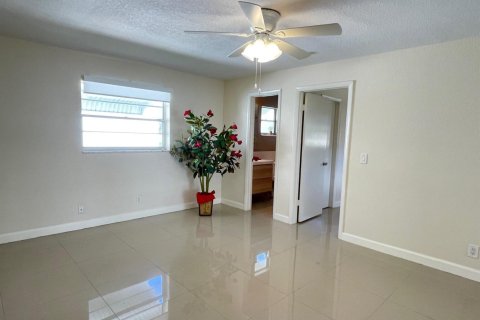 House in Boynton Beach, Florida 2 bedrooms, 146.97 sq.m. № 2392408 - photo 18