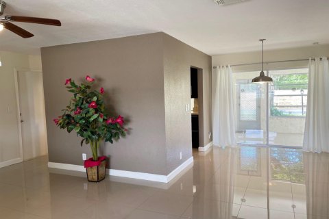 House in Boynton Beach, Florida 2 bedrooms, 146.97 sq.m. № 2392408 - photo 6