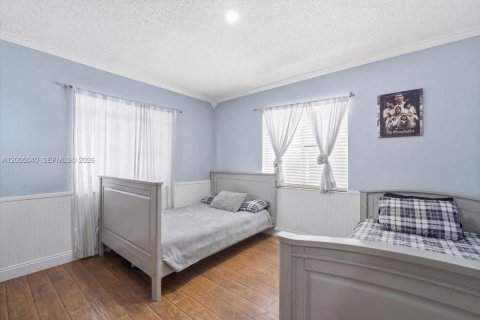 House in Hallandale Beach, Florida 3 bedrooms, 140.19 sq.m. № 2069033 - photo 11