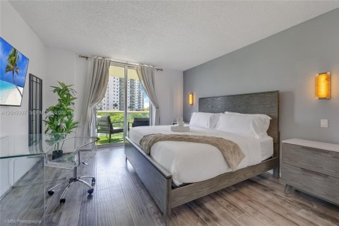 Copropriété à vendre à Sunny Isles Beach, Floride: 2 chambres, 154.68 m2 № 2252239 - photo 11