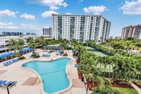 Copropriété à vendre à Sunny Isles Beach, Floride: 2 chambres, 154.68 m2 № 2252239 - photo 20