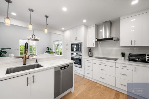 Copropriété à vendre à Miami Beach, Floride: 3 chambres, 254.92 m2 № 1963664 - photo 14