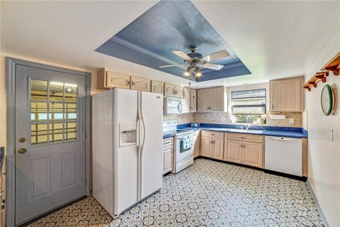 Condominio en venta en Sun City Center, Florida, 2 dormitorios, 146.69 m2 № 1681769 - foto 5