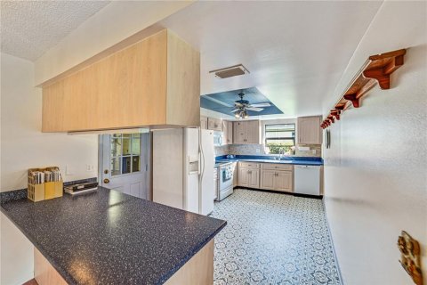 Condominio en venta en Sun City Center, Florida, 2 dormitorios, 146.69 m2 № 1681769 - foto 8