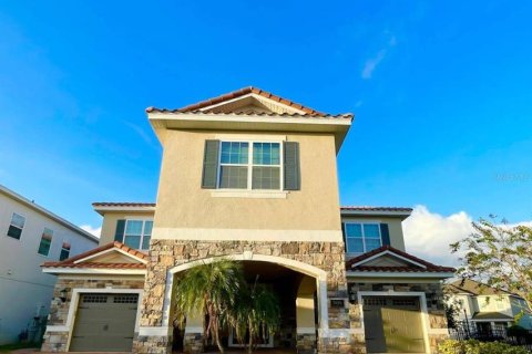 House in Kissimmee, Florida 12 bedrooms, 590.02 sq.m. № 2353374