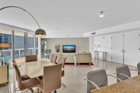 Copropriété à vendre à Sunny Isles Beach, Floride: 2 chambres, 175.21 m2 № 1942977 - photo 10