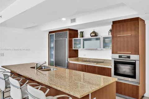 Copropriété à vendre à Sunny Isles Beach, Floride: 2 chambres, 175.21 m2 № 1942977 - photo 16