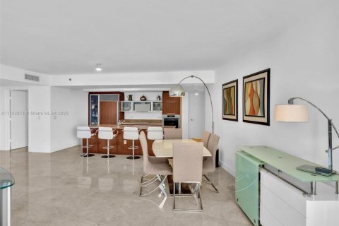 Copropriété à vendre à Sunny Isles Beach, Floride: 2 chambres, 175.21 m2 № 1942977 - photo 21