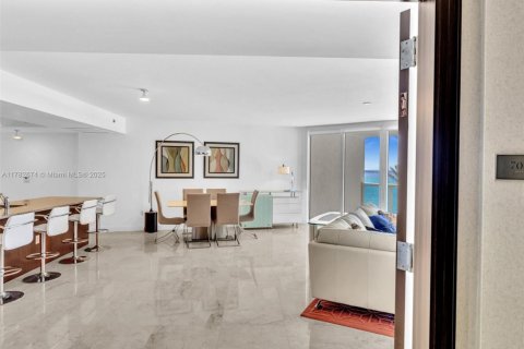 Copropriété à vendre à Sunny Isles Beach, Floride: 2 chambres, 175.21 m2 № 1942977 - photo 3
