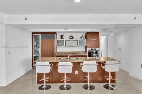 Copropriété à vendre à Sunny Isles Beach, Floride: 2 chambres, 175.21 m2 № 1942977 - photo 18
