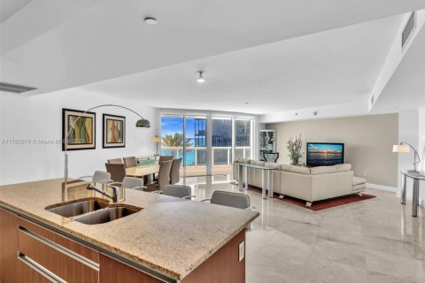 Copropriété à vendre à Sunny Isles Beach, Floride: 2 chambres, 175.21 m2 № 1942977 - photo 25