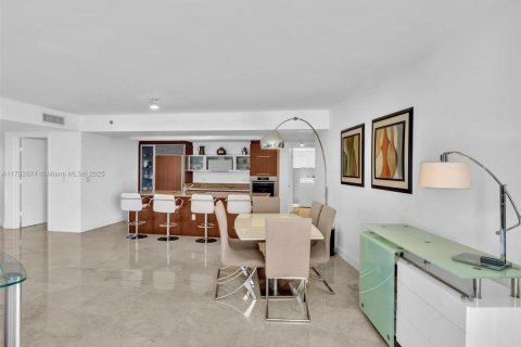 Copropriété à vendre à Sunny Isles Beach, Floride: 2 chambres, 175.21 m2 № 1942977 - photo 20