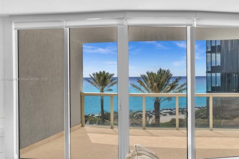 Copropriété à vendre à Sunny Isles Beach, Floride: 2 chambres, 175.21 m2 № 1942977 - photo 8