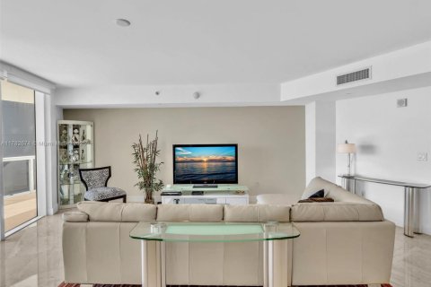 Copropriété à vendre à Sunny Isles Beach, Floride: 2 chambres, 175.21 m2 № 1942977 - photo 9