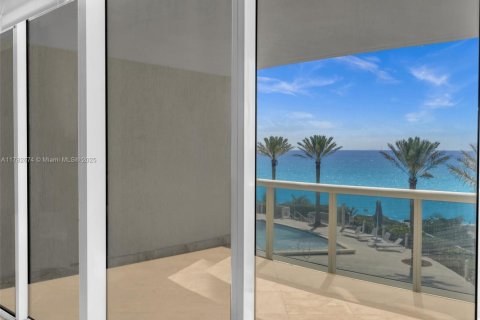 Copropriété à vendre à Sunny Isles Beach, Floride: 2 chambres, 175.21 m2 № 1942977 - photo 28