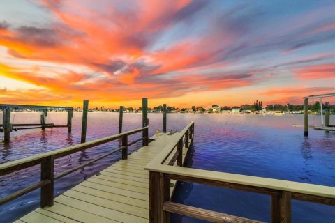 Villa ou maison à vendre à Indian Rocks Beach, Floride: 2 chambres, 125.51 m2 № 1912213 - photo 2