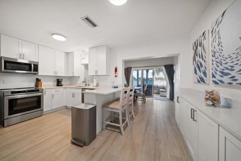 Villa ou maison à vendre à Indian Rocks Beach, Floride: 2 chambres, 125.51 m2 № 1912213 - photo 10