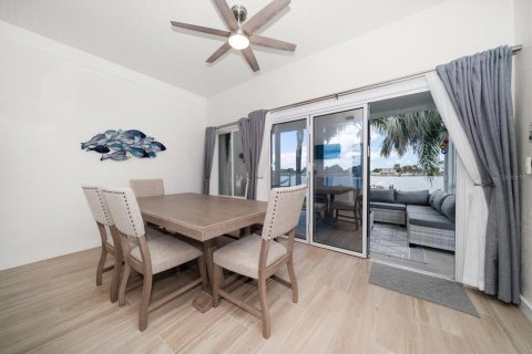 Villa ou maison à vendre à Indian Rocks Beach, Floride: 2 chambres, 125.51 m2 № 1912213 - photo 12