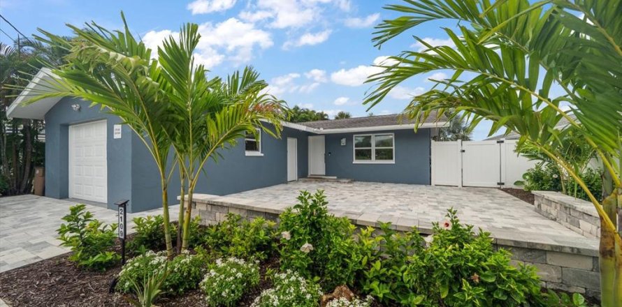 Villa ou maison à Indian Rocks Beach, Floride 2 chambres, 125.51 m2 № 1912213