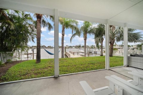 Villa ou maison à vendre à Indian Rocks Beach, Floride: 2 chambres, 125.51 m2 № 1912213 - photo 20