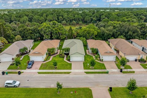Villa ou maison à vendre à Port St. Lucie, Floride: 2 chambres, 139.91 m2 № 2328940 - photo 27