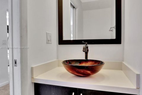 Townhouse in Sunrise, Florida 2 bedrooms, 128.95 sq.m. № 1728367 - photo 14