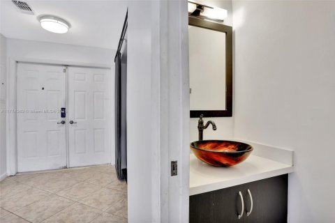 Townhouse in Sunrise, Florida 2 bedrooms, 128.95 sq.m. № 1728367 - photo 13