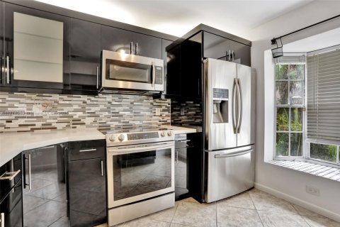 Townhouse in Sunrise, Florida 2 bedrooms, 128.95 sq.m. № 1728367 - photo 9