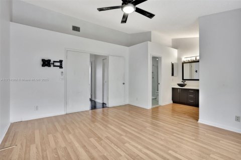 Townhouse in Sunrise, Florida 2 bedrooms, 128.95 sq.m. № 1728367 - photo 23