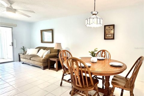 House in Seminole, Florida 2 bedrooms, 80.36 sq.m. № 1771401 - photo 7