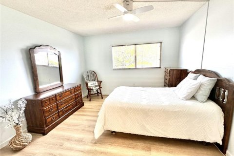 House in Seminole, Florida 2 bedrooms, 80.36 sq.m. № 1771401 - photo 13
