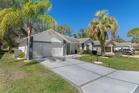 House in Spring Hill, Florida 2 bedrooms, 158.12 sq.m. № 1519210 - photo 3
