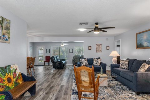 House in Spring Hill, Florida 2 bedrooms, 158.12 sq.m. № 1519210 - photo 8