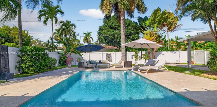 Casa en Hollywood, Florida 3 dormitorios, 135.82 m2 № 1983505