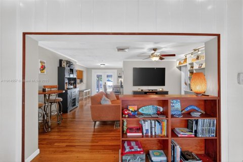 Casa en venta en Hollywood, Florida, 3 dormitorios, 135.82 m2 № 1983505 - foto 4