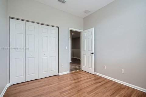 Townhouse in Homestead, Florida 4 bedrooms, 147.9 sq.m. № 1944128 - photo 17
