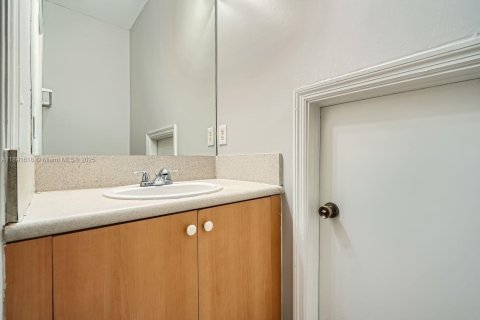 Townhouse in Homestead, Florida 4 bedrooms, 147.9 sq.m. № 1944128 - photo 19