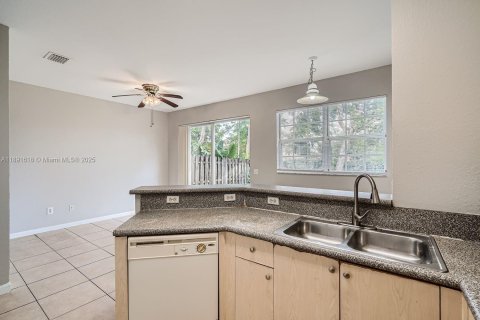 Townhouse in Homestead, Florida 4 bedrooms, 147.9 sq.m. № 1944128 - photo 3