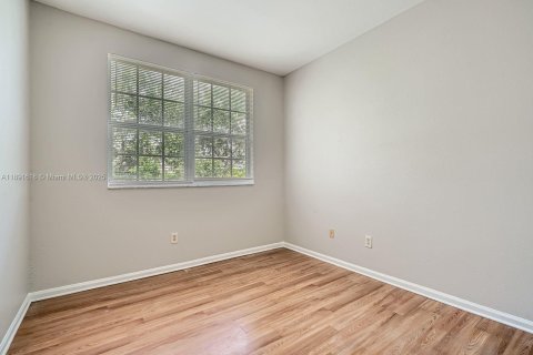 Townhouse in Homestead, Florida 4 bedrooms, 147.9 sq.m. № 1944128 - photo 12