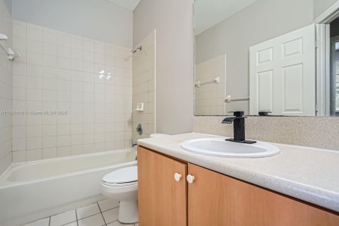 Townhouse in Homestead, Florida 4 bedrooms, 147.9 sq.m. № 1944128 - photo 21