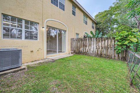 Townhouse in Homestead, Florida 4 bedrooms, 147.9 sq.m. № 1944128 - photo 22