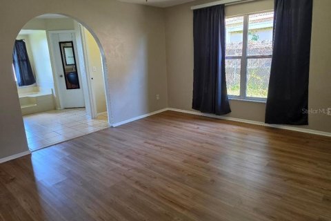 Villa ou maison à louer à Orlando, Floride: 4 chambres, 180.69 m2 № 2396089 - photo 12