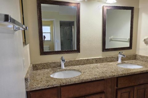 Villa ou maison à louer à Orlando, Floride: 4 chambres, 180.69 m2 № 2396089 - photo 13