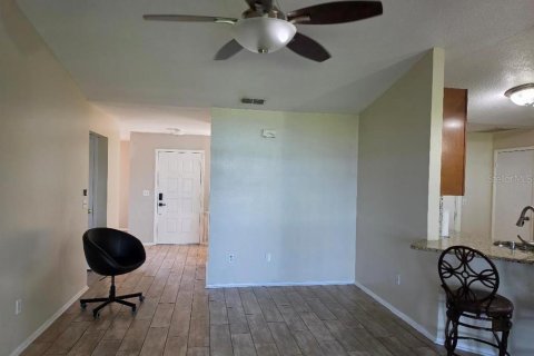 Villa ou maison à louer à Orlando, Floride: 4 chambres, 180.69 m2 № 2396089 - photo 4