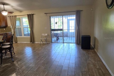 Villa ou maison à louer à Orlando, Floride: 4 chambres, 180.69 m2 № 2396089 - photo 3