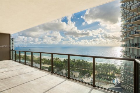 Condo à Bal Harbour, Floride, 2 chambres  № 2357277