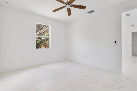 House in Port Charlotte, Florida 3 bedrooms, 128.11 sq.m. № 1885647 - photo 15