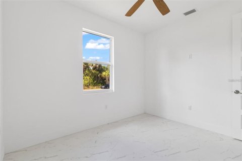 House in Port Charlotte, Florida 3 bedrooms, 128.11 sq.m. № 1885647 - photo 24