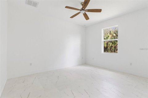 House in Port Charlotte, Florida 3 bedrooms, 128.11 sq.m. № 1885647 - photo 16