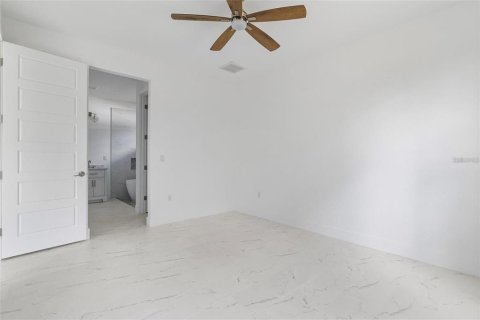 House in Port Charlotte, Florida 3 bedrooms, 128.11 sq.m. № 1885647 - photo 13